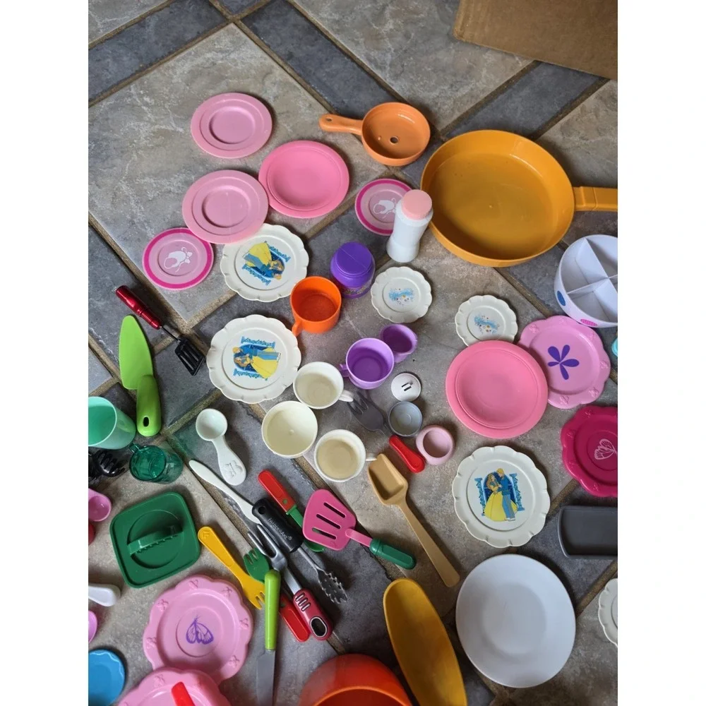 Lot of 130+  Vtg & Now Kitchenware Toys Childrens Play Dishes Pitchers Plates